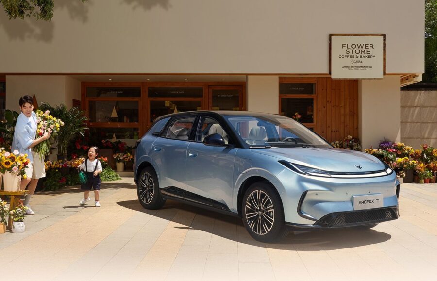 Home 1 BAIC Arcfox t1