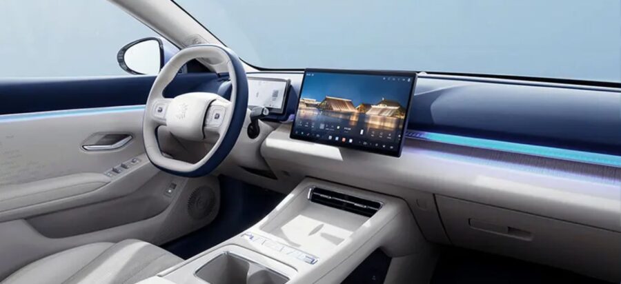 BYD Qin Plus DM-i 2027 - Versão chinesa do King chega com 220 km de autonomia elétrica e preço de R$ 64 mil 5 BYD Qin Plus DM-i 2027 interior