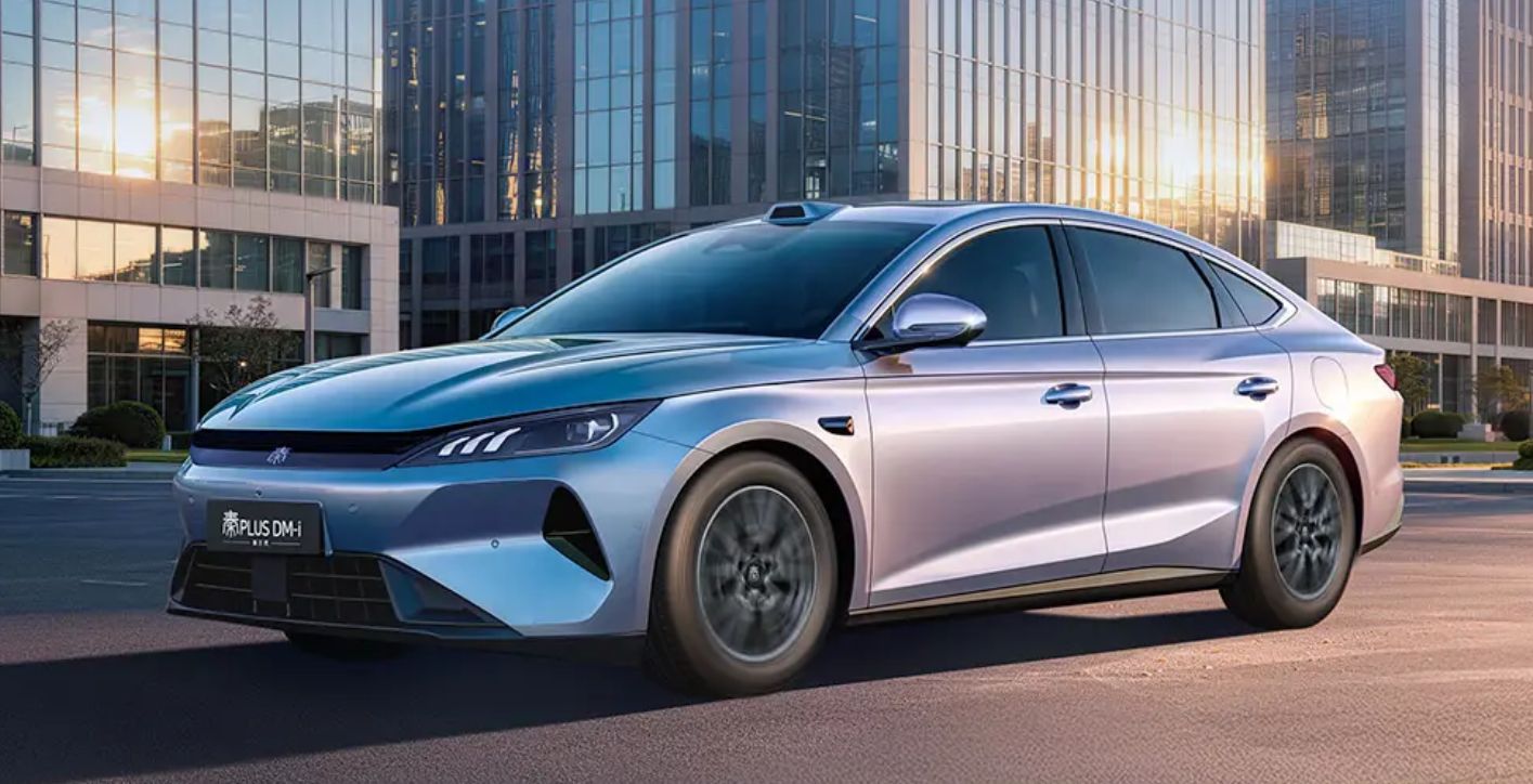 BYD Qin Plus DM-i 2027 – Versão chinesa do King chega com 220 km de autonomia elétrica e preço de R$ 64 mil