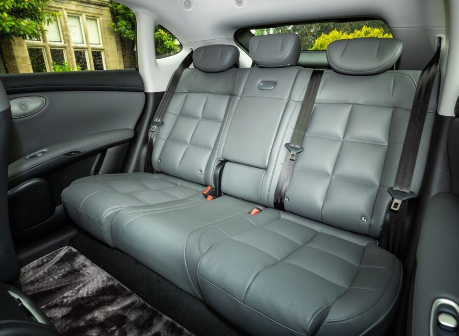 MG IM6 2026 - capaz de acelerar de 0 a 100 km/h em 3.5 s SUV chega a partir de R$ 368.990 8 interior mg im6