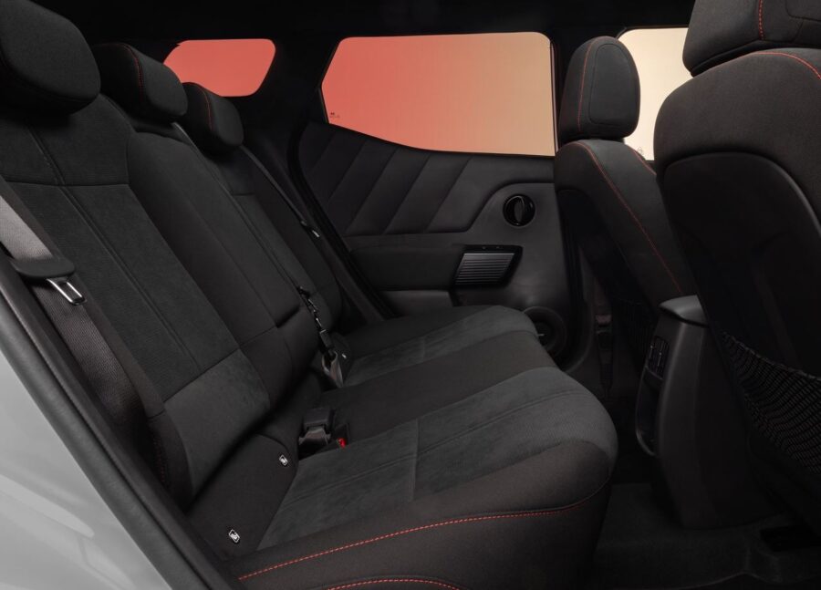 Novo Hyundai Bayon 2027 é apresentado oficialmente, novo SUV rival de Tera e Pulse impressiona 6 Hyundai bayon 2027 interior banco traseiro