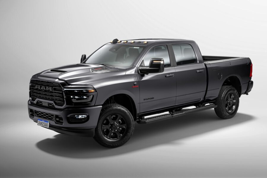 Ram 2500 Laramie Night Edition chega ao Brasil por R$ 569.990 1 RAM 2500 Night Edition