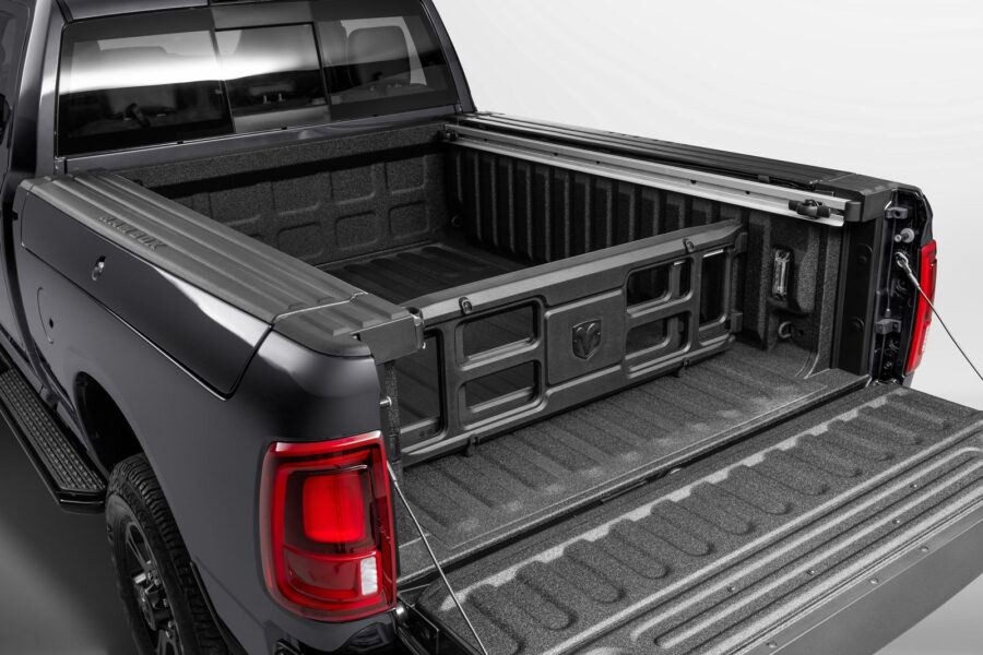Ram 2500 Laramie Night Edition chega ao Brasil por R$ 569.990 5 RAM 2500 Night Edition caçamba