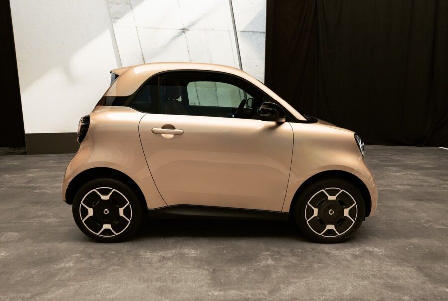 Smart 2: nova geração do Fortwo é apresentada na Europa com motor elétrico 3 Smart 2 vista lateral side view