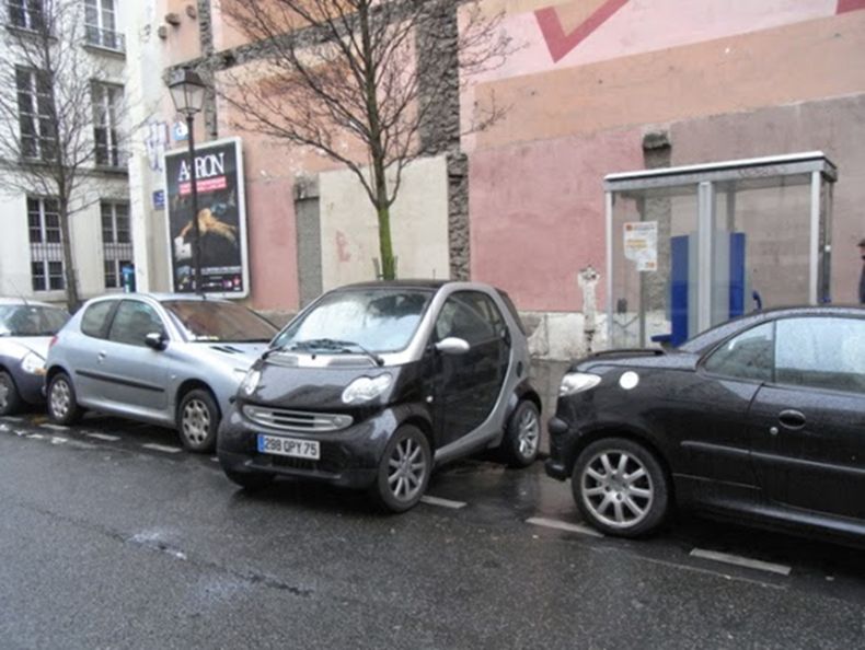 Smart 2: nova geração do Fortwo é apresentada na Europa com motor elétrico 4 Smart fortwo estacionado