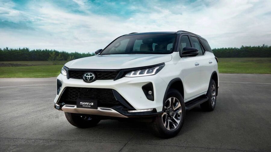 Toyota oferece descontos de até R$ 54,6 mil no Brasil, Yaris Cross sai por R$ 129.990 e SW4 por R$ 364.000. Confira ! 2 Toyota SW4 2026