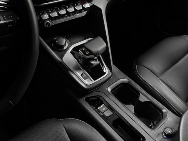 Fiat Titano 2026 interior console central e câmbio Fiat Titano 2026 interior console central e câmbio