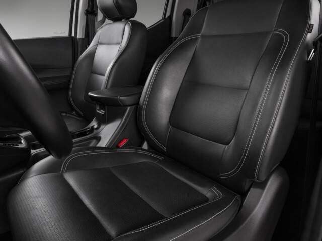 Fiat Titano 2026 interior bancos dianteiros Fiat Titano 2026 interior bancos dianteiros
