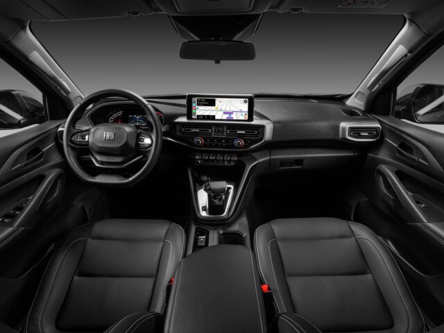 Fiat Titano 2026 chega com novo motor turbo, pacote ADAS e preço partindo de R$ 233.900, será que agora vai vender bem? 4 Fiat Titano Volcano 2026 interior