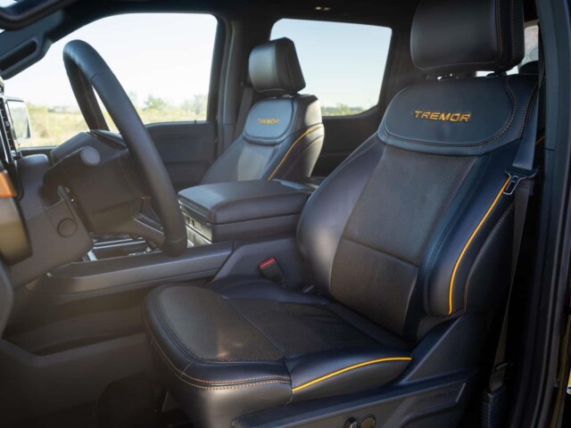 Ford F-150 Tremor interior Ford F-150 Tremor - Nova versão top de linha, tem proposta mais aventureira por R$ 580 mil 1