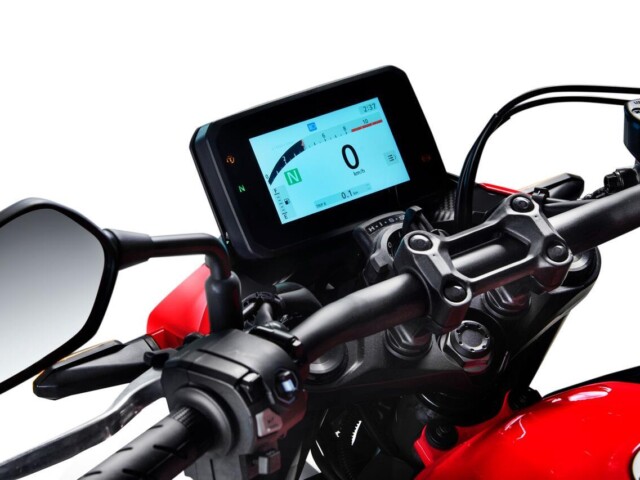Honda CB 500 Hornet: O retorno de um ícone com DNA moderno, confira preço e analise 4 Honda CB 500 Hornet painel