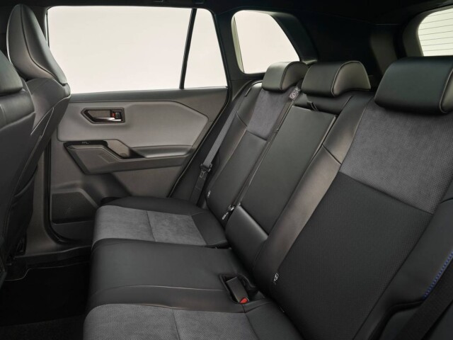 Toyota RAV4 2026 interior banco traseiro Toyota RAV4 2026 interior banco traseiro rear seat