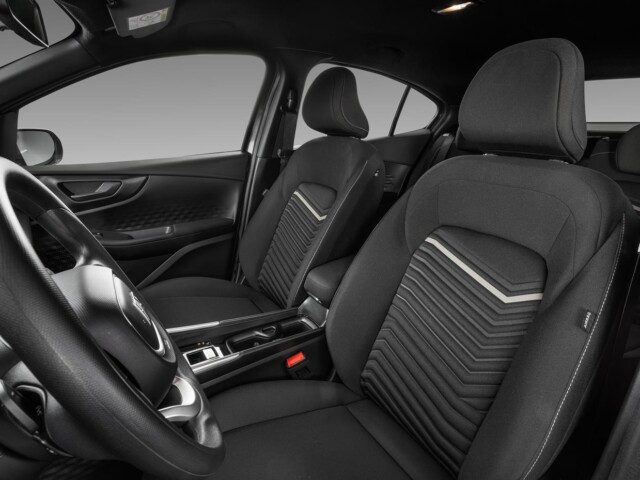 Fiat Fastback T200 2026 interior banco dianteiro Fiat Fastback T200 2026 interior banco dianteiro
