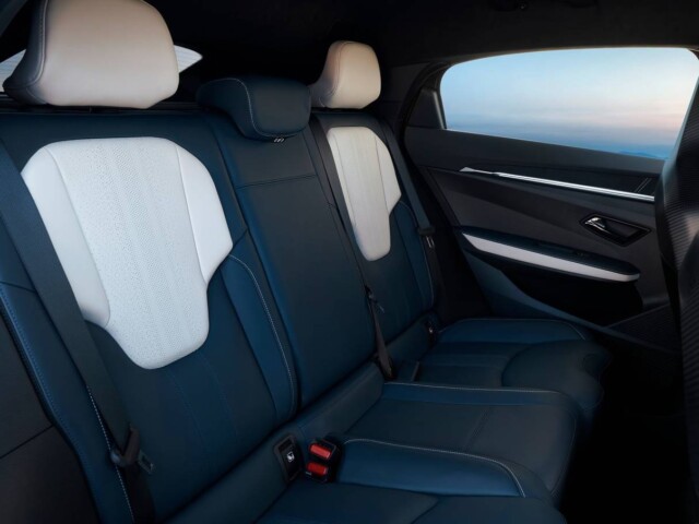 Alpine A390 - Este elétrico de 470 cv quer mostrar ao mundo que a Alpine existe 6 Alpine A390 interior banco traseiro