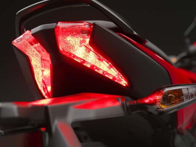 Bajaj Pulsar N150 lanterna traseira Bajaj Pulsar N150 lanterna traseira