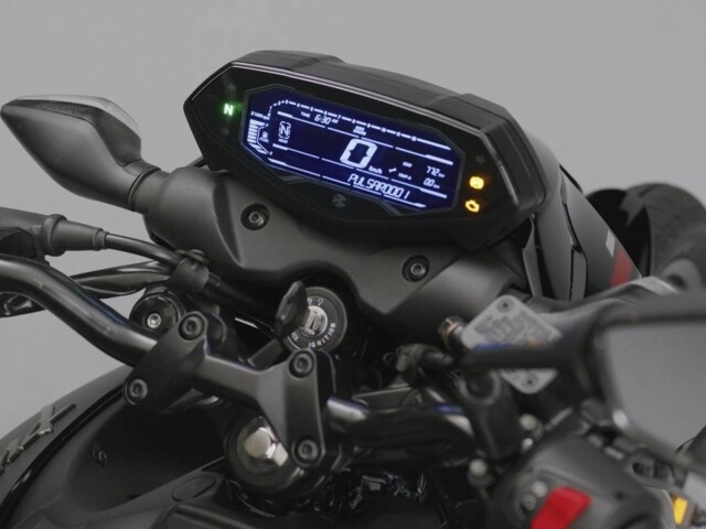 Bajaj Pulsar N150 farol Bajaj Pulsar N150 painel