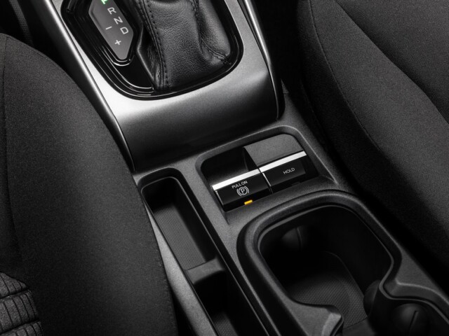 Fiat Toro 2026 interior freio de estacionamento por botão Fiat Toro 2026 interior freio de estacionamento por botão