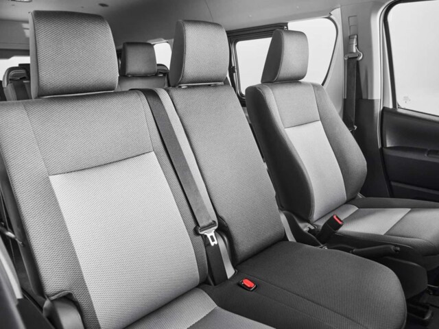Toyota Hiace 2026 brasil interior bancos dianteiros Toyota Hiace 2026 brasil interior bancos dianteiros