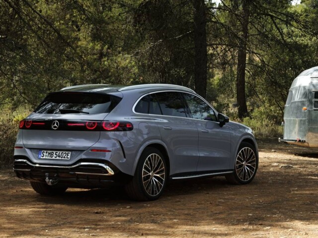 Mercedes GLC EV 2026 traseira rear view Mercedes GLC EV 2026 traseira rear view
