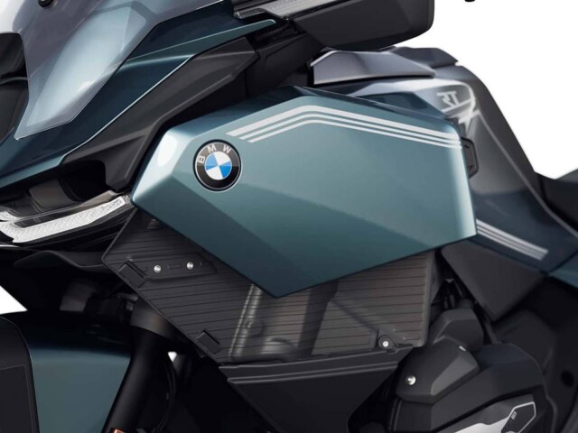 BMW R 1300 RT 2026 detalhe farol BMW R 1300 RT 2026 detalhe carenagem lateral