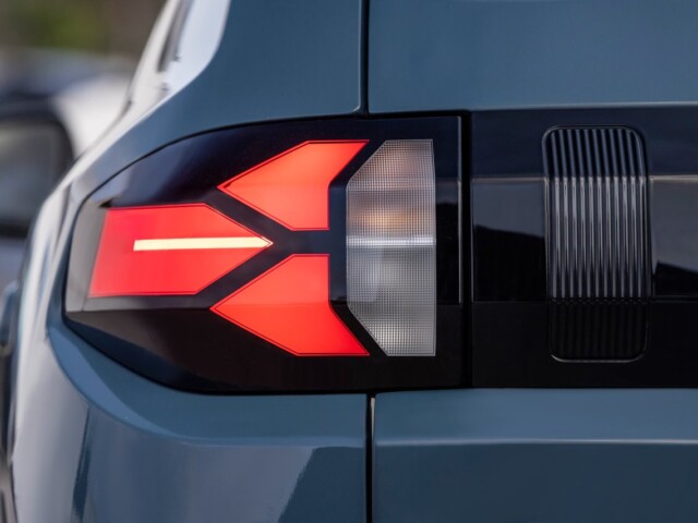 Novo Renault Kwid E-Tech 2026 lanterna traseira Novo Renault Kwid E-Tech 2026 lanterna traseira
