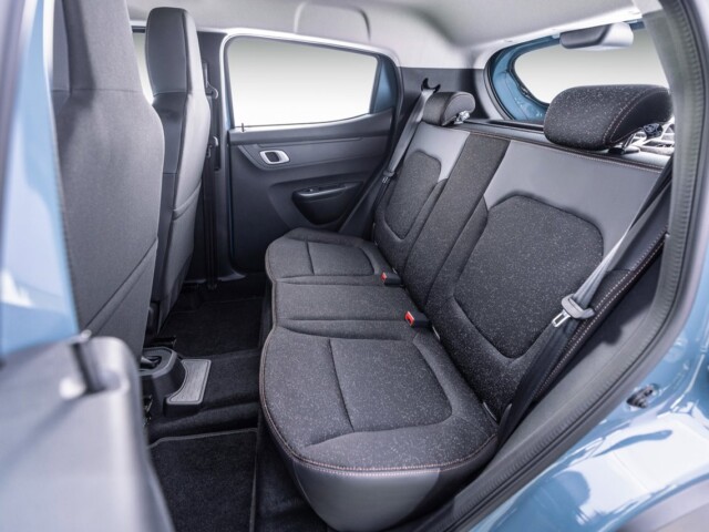 Novo Renault Kwid E-Tech 2026 interior banco traseiro Novo Renault Kwid E-Tech 2026 interior banco traseiro
