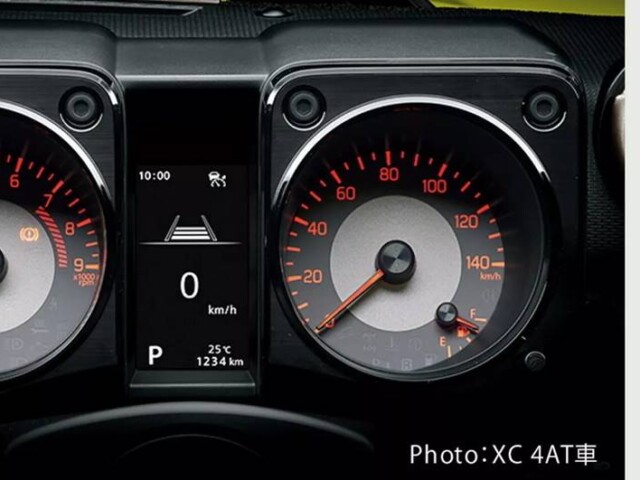 Suzuki Jimny 2026 interior painel de instrumentos Suzuki Jimny 2026 interior painel de instrumentos