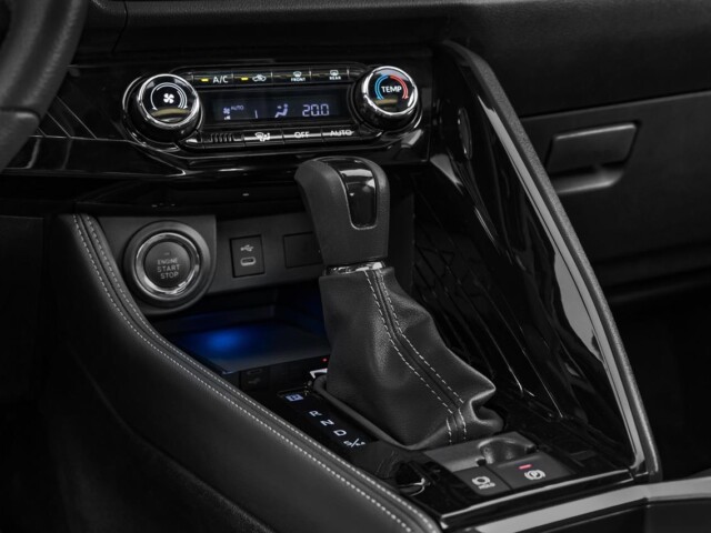 Toyota Yaris Cross 2026 interior console central Toyota Yaris Cross 2026 interior console central