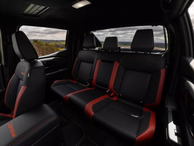 Nissan Navara 2026 interior bancos traseiros Nissan Navara 2026 interior bancos traseiros