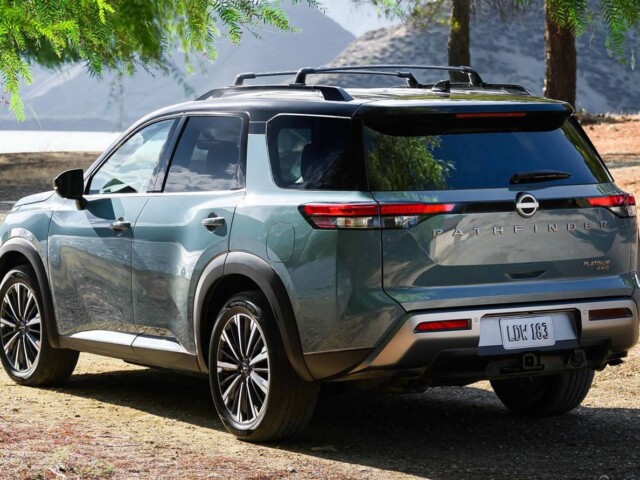 Nissan Pathfinder 2026 traseira rear view Nissan Pathfinder 2026 traseira rear view