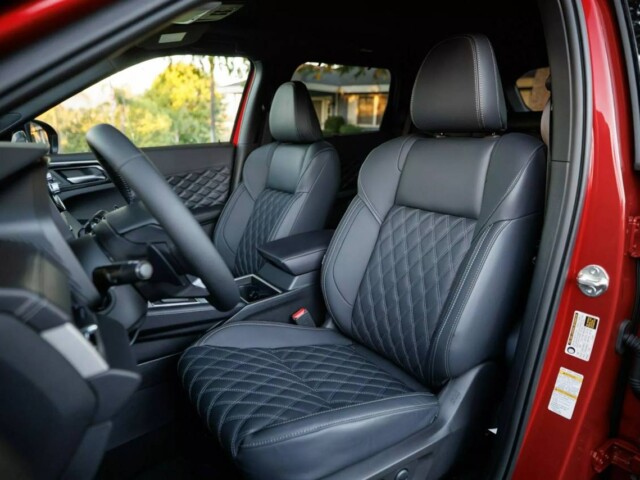 NIssan Rogue Plug-in Hybrid PHEV 2026 interior bancos dianteiros front seats NIssan Rogue Plug-in Hybrid PHEV 2026 interior bancos dianteiros front seats