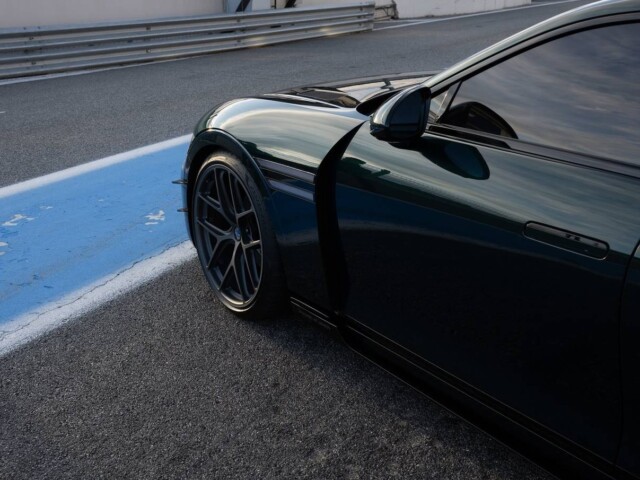 Genesis G90 Wingback detalhe lateral Genesis G90 Wingback detalhe lateral