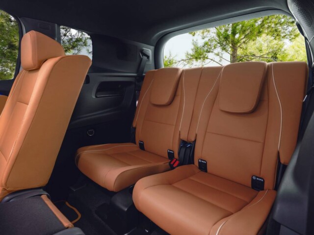 Mercedes GLB 2026 2027 interior terceira fileira de bancos Mercedes GLB 2026 2027 interior terceira fileira de bancos