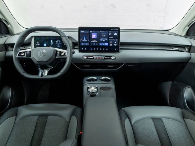 MG S5 interior MG S5 - Confira versões, preços e equipamentos. Será que vale a pena? 1
