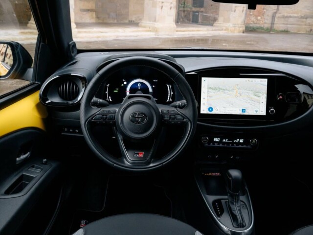 Toyota Aygo X 2026 interior painel Toyota Aygo X 2026 interior painel