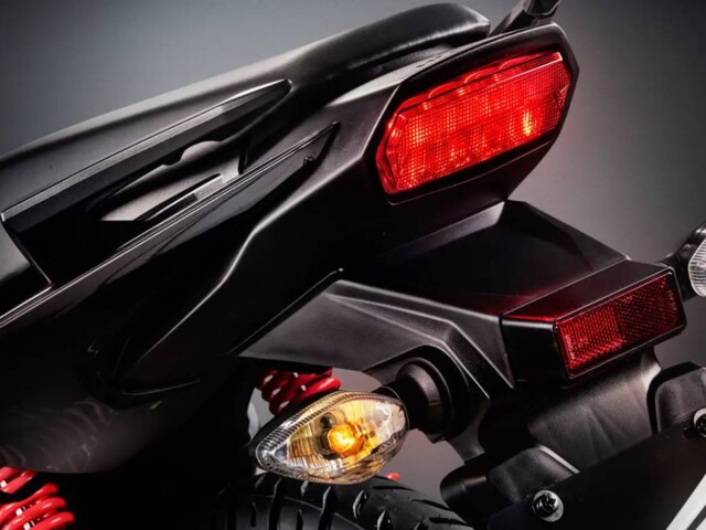 Honda CG 50 anos rabeta e lanterna traseira Honda CG 50 anos rabeta e lanterna traseira