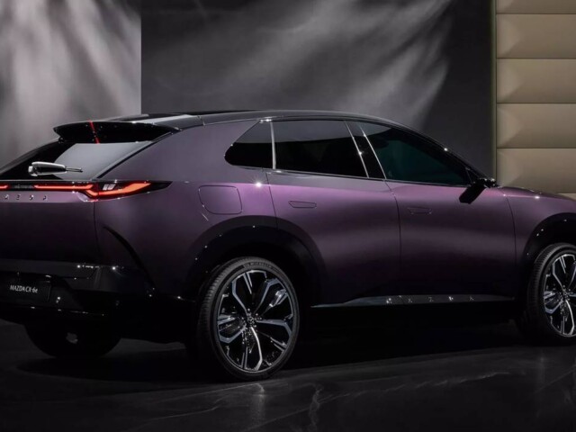 Mazda CX-6e traseira Mazda CX-6e traseira