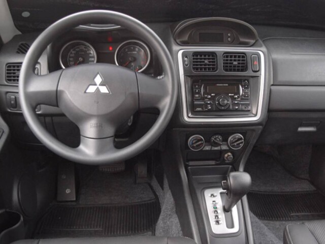 Mitsubishi Pajero TR4 interior Mitsubishi Pajero TR4 interior