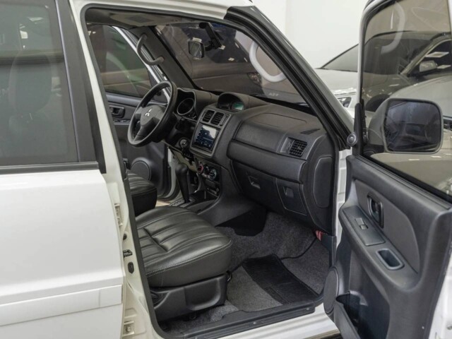 Mitsubishi Pajero TR4 interior Mitsubishi Pajero TR4 interior