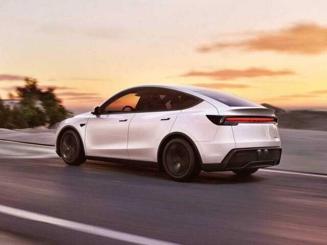 Tesla Model Y 2026 traseira rear view Tesla Model Y 2026 traseira rear view