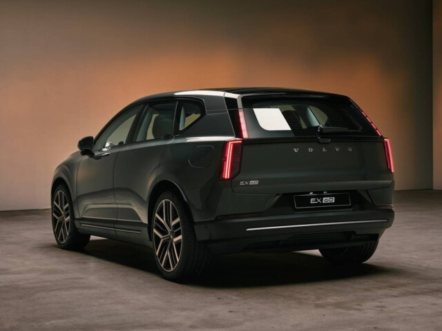 Volvo EX60 2026 traseira Volvo EX60 2026 - Novo SUV elétrico é revelado com autonomia de 810 km ! 1
