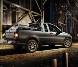 Fiat Strada 2013 Cabine estendida Fiat Strada 2013 Cabine estendida