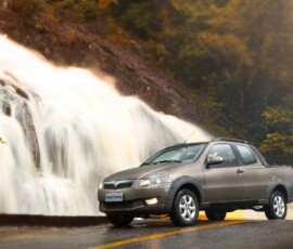 Fiat Strada Trekking 1.8 Fiat Strada Trekking 1.8