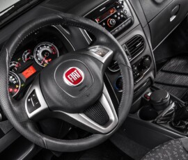 Fiat Strada Trekking 1.8 interior Fiat Strada Trekking 1.8 interior