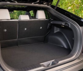 Toyota C-HR 2026 2027 interior porta malas Toyota C-HR 2026 2027 interior porta malas