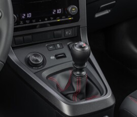 Toyota GR Yaris interior Toyota GR Yaris interior alavanca de câmbio