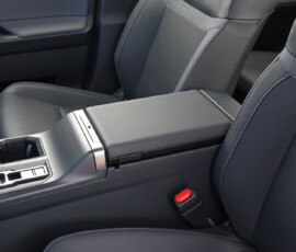 Toyota RAV4 2026 interior console central Toyota RAV4 2026 interior console central