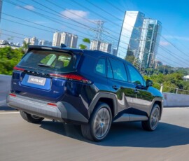 Novo Toyota RAV4 2026 traseira Novo Toyota RAV4 2026 traseira