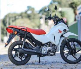 Honda Pop 110i 2027 branca traseira Honda Pop 110i 2027 branca traseira