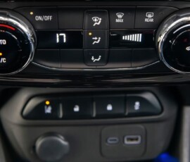 Chevrolet Spin 2027 interior ar-condicionado digital Chevrolet Spin 2027 interior ar-condicionado digital